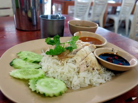 Khao mun gai, vamos, arroz con pollo.